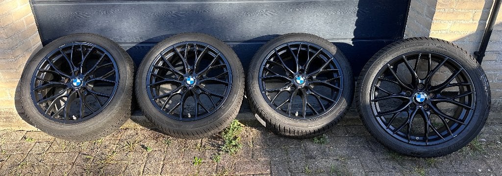 Originele BMW M Performance 405M 18” velgen + winterbanden, Auto-onderdelen, Ophalen, 18 inch, Gebruikt, Banden en Velgen