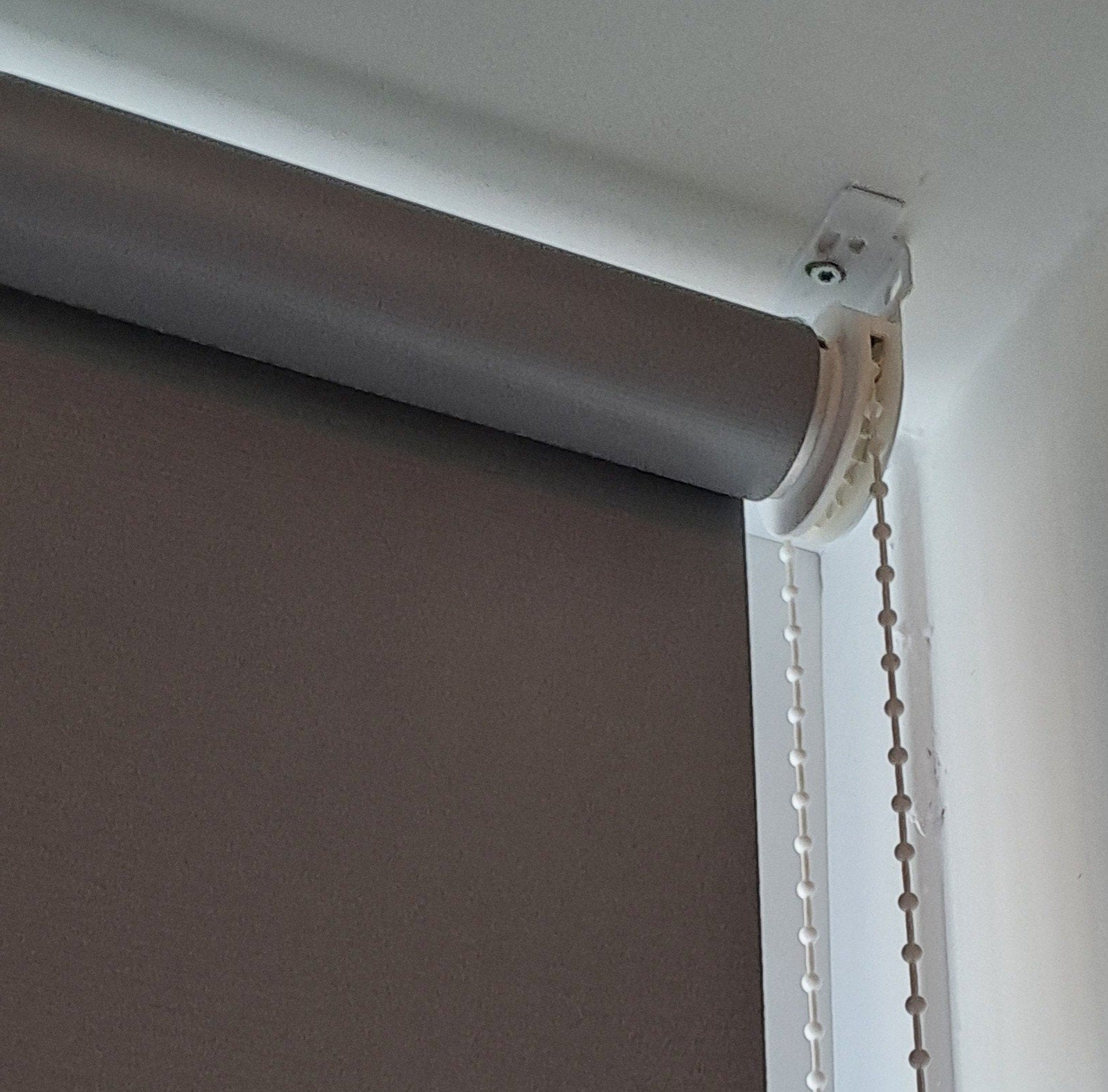nieuw verduisterend rolgordijn. grijs, Ophalen, Rolgordijn, Verduisterend, Nieuw