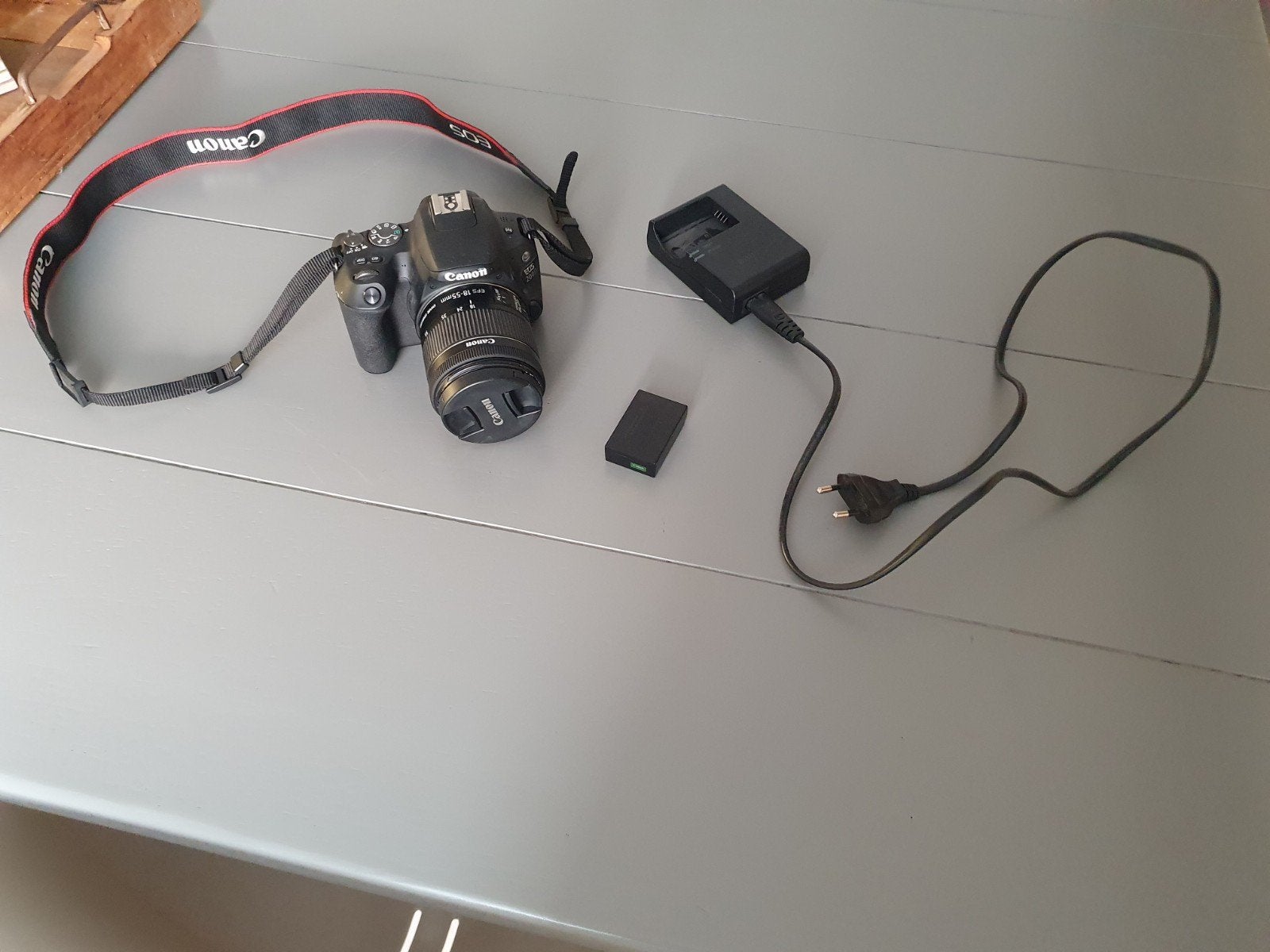 Canon EOS 200D spiegelreflexcamera met 18-55mm lens, Audio, Tv en Foto, Fotocamera's Digitaal, Ophalen, Zo goed als nieuw, Spiegelreflex