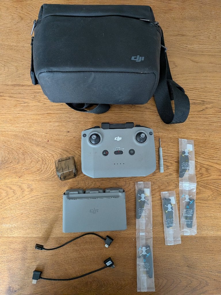 DJI Mini 2 Fly More Combo - Zo goed als nieuw, Extra accu('s), 5 tot 10 kilometer, Zo goed als nieuw, DJI