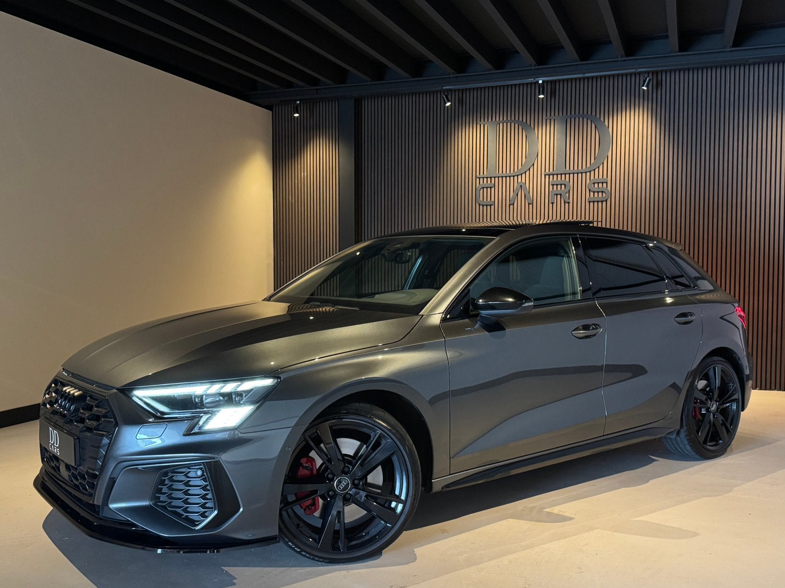 Audi A3 S3 2.0 Tfsi 310PK QUATTRO | Pano | RS Seat | B&O |, Parkeerassistent, Zwart, 4 cilinders, 1984 cc