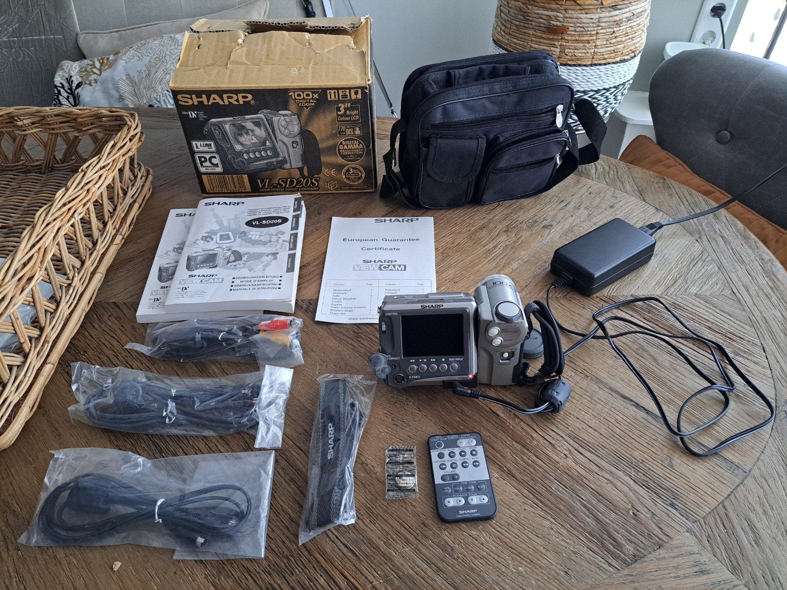 Sharp digital viewcam VL-SD20S miniDV set+ draagtas+ ab, Overige merken, Mini dv, Gebruikt, 20x of meer