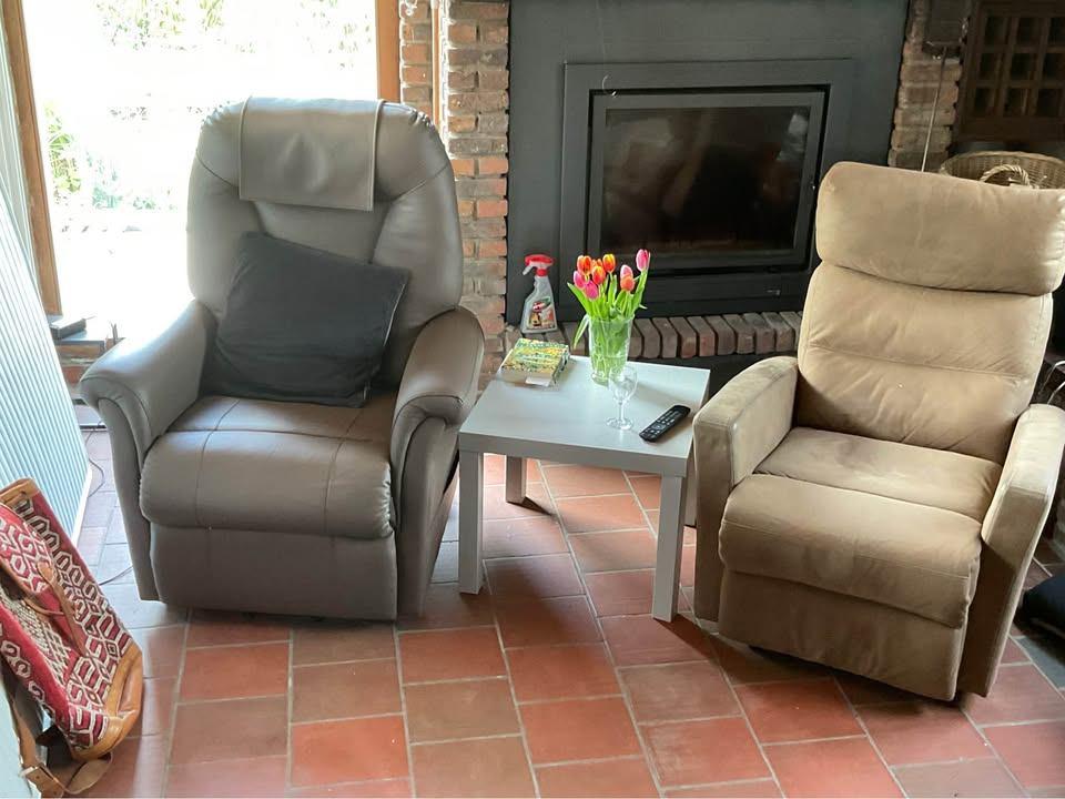 Elektrische relax zetel en mechanische relaxzetel, Ophalen, Kunststof, Minder dan 75 cm, Zo goed als nieuw
