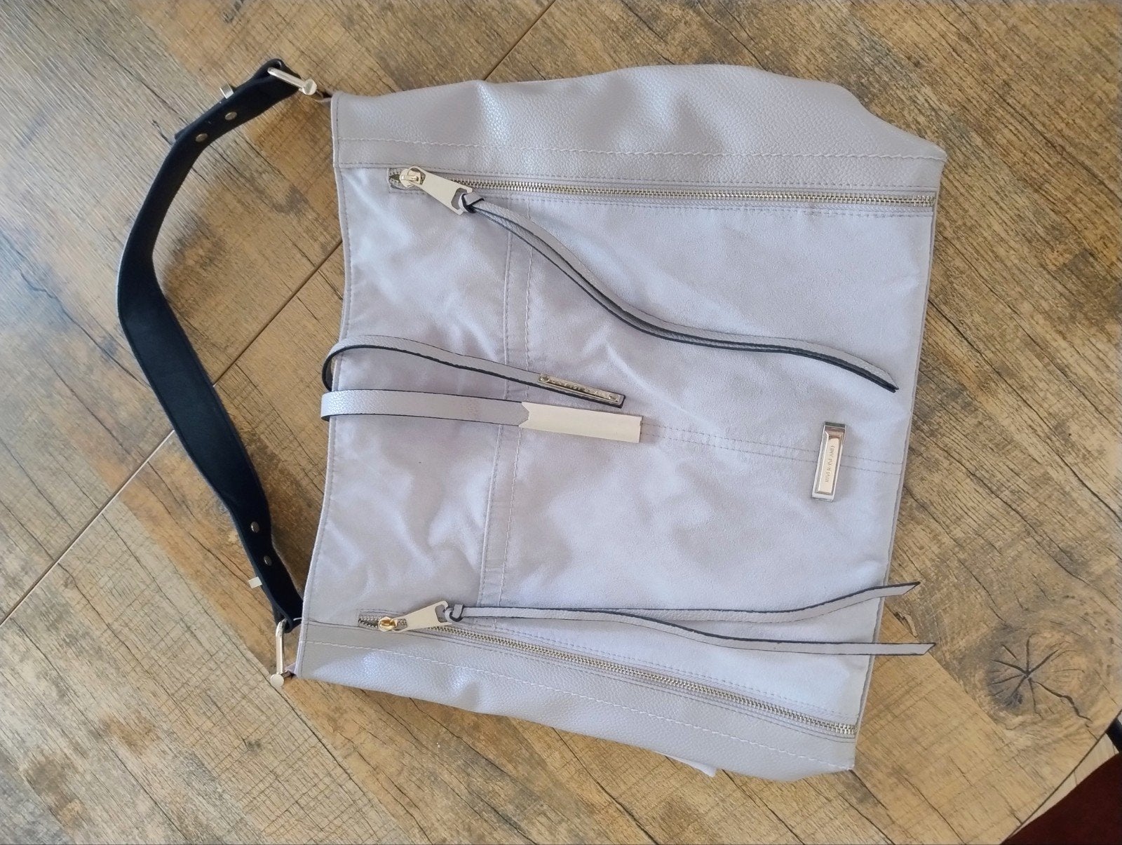 River Island tas - ruim en zo goed als nieuw, Ophalen of Verzenden, Zo goed als nieuw, Grijs, Handtas