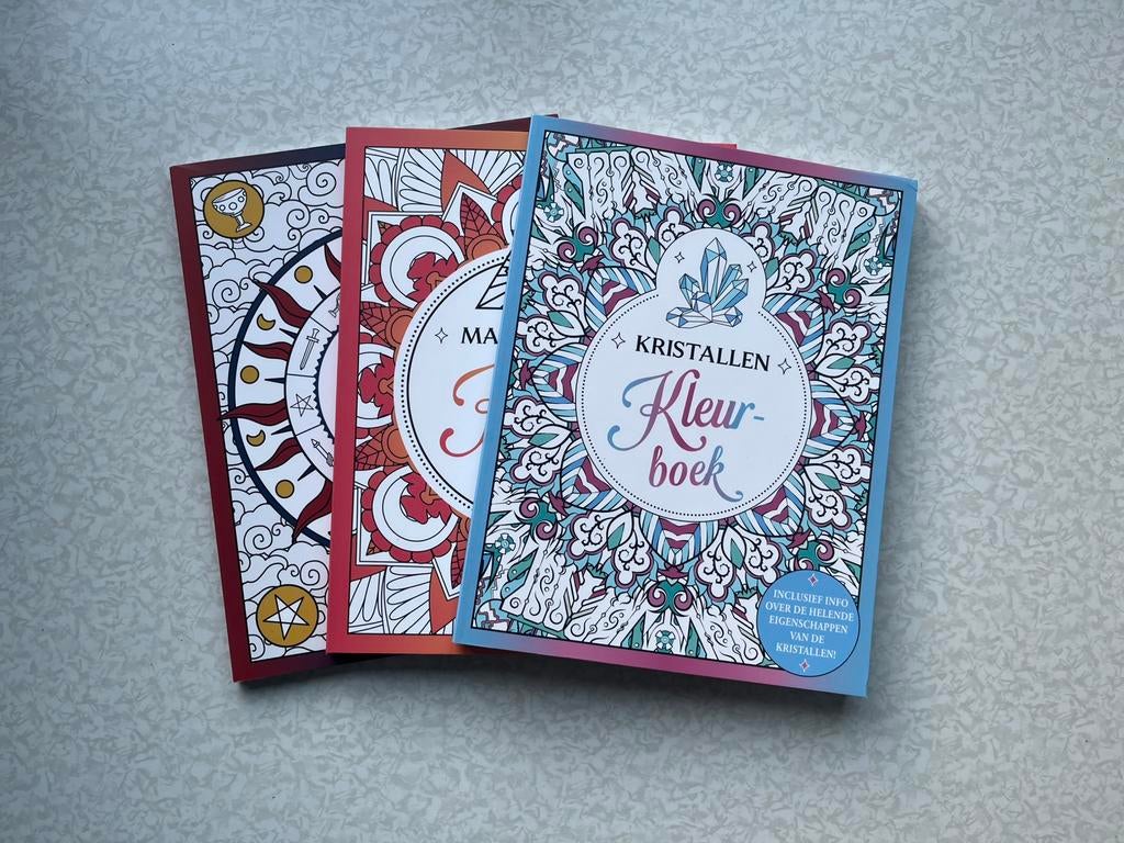 3 nieuwe kleurboeken, kristal, tarot, manifestatie., Ophalen, Nieuw