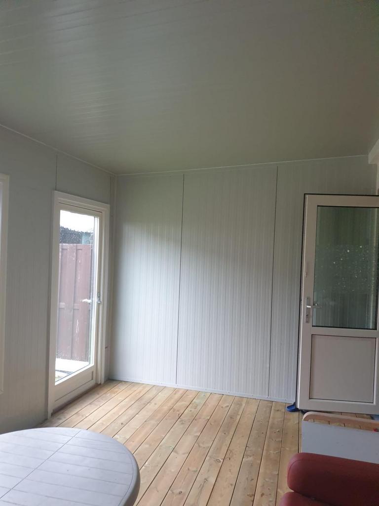 Ruime tuinhuis/schuur met ramen en deur (565x265cm), Tuin en Terras, Tuinhuizen, Ophalen, Tuinhuis, Zo goed als nieuw, 2 ramen