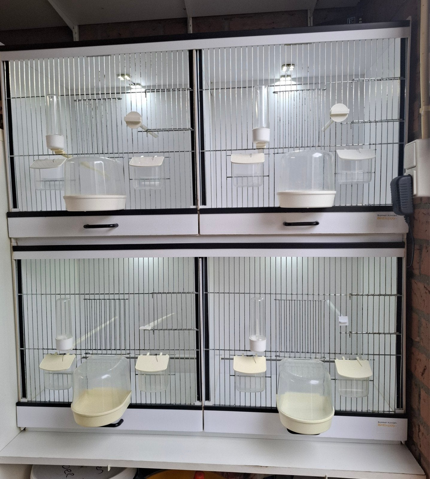 broedkooien (Bakker) met ledverlichting., Dieren en Toebehoren, Vogels | Hokken en Kooien, Ophalen, Zo goed als nieuw, Kunststof
