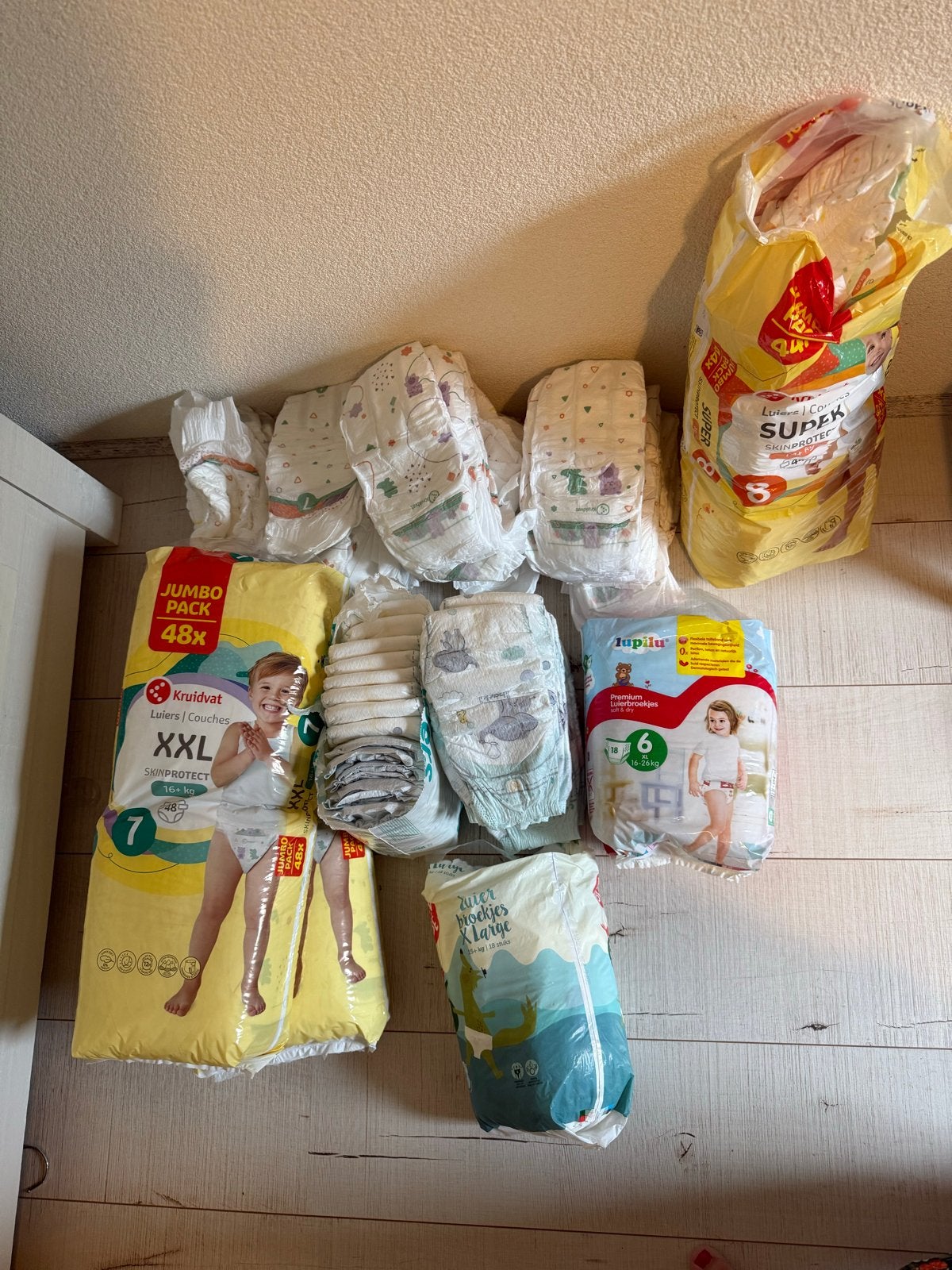 Groot pakket luiers en luierbroekjes maten 6, 7 en 8, Ophalen, Nieuw