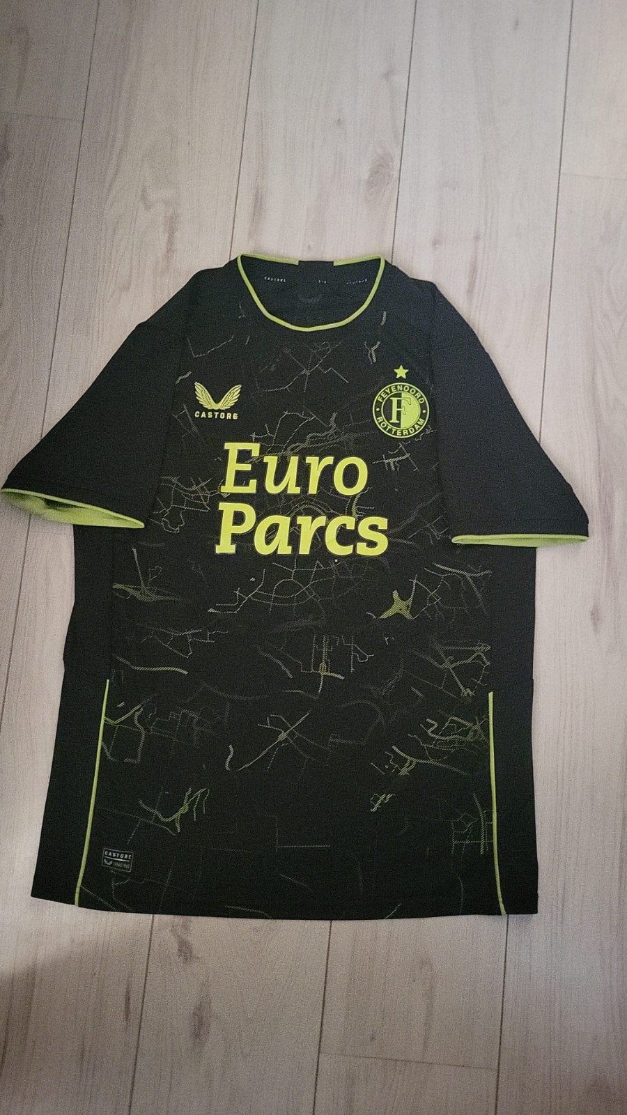 Feyenoord 4e shirt zo goed als nieuw zonder prijskaart MaatL, Ophalen, Maat 52/54 (L), Zo goed als nieuw, Meerkleurig