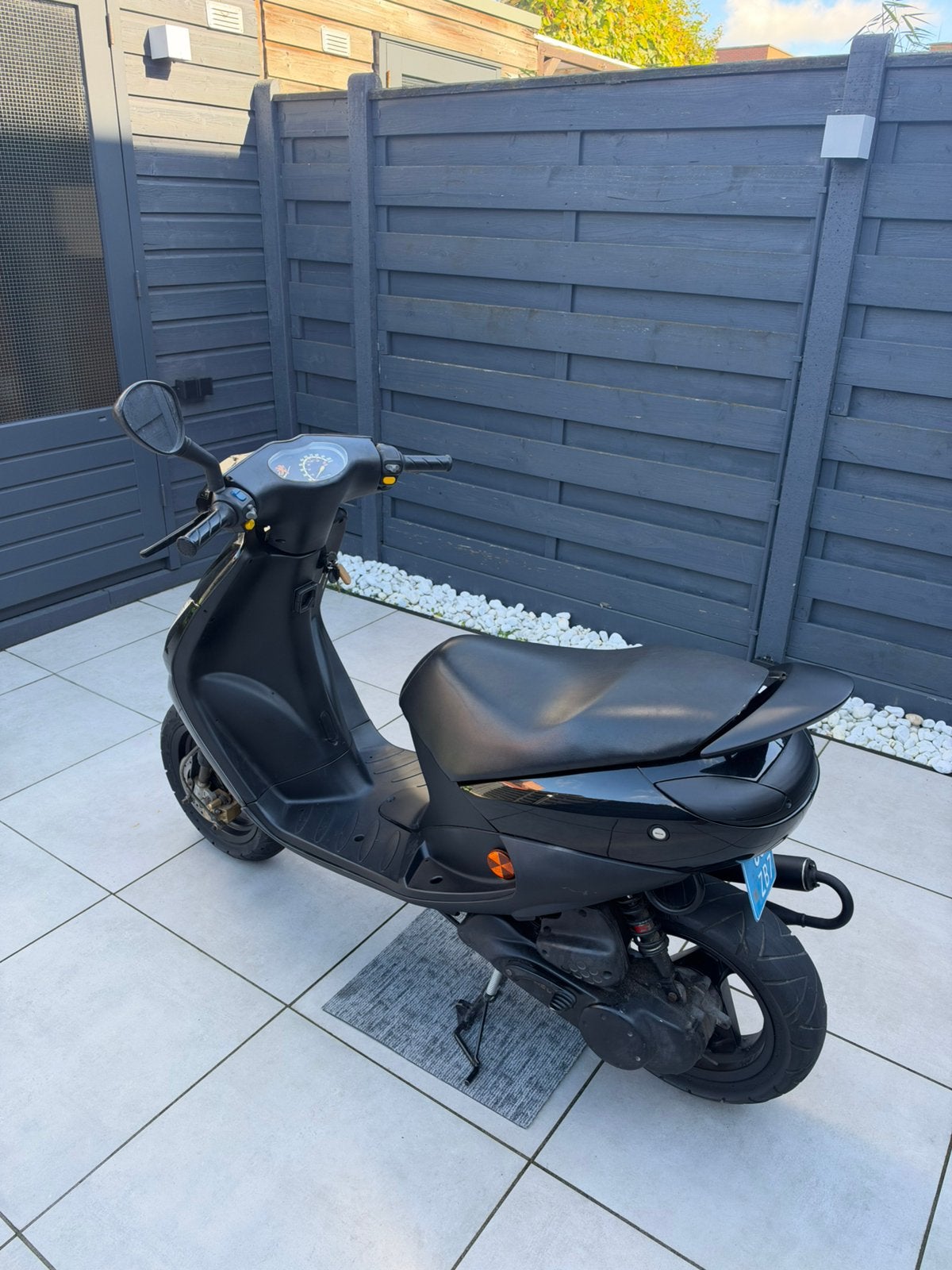 Peugeot Vivacity 50cc 2Takt Black on Black – Lage km-stand!, Fietsen en Brommers, Ophalen, Zo goed als nieuw, Benzine, 50 cc