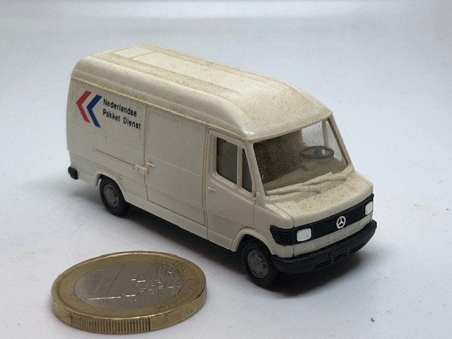 Mercedes 207 D Nederlandse Pakket Dienst, Herpa, Ophalen of Verzenden, Gebruikt, Auto, Herpa