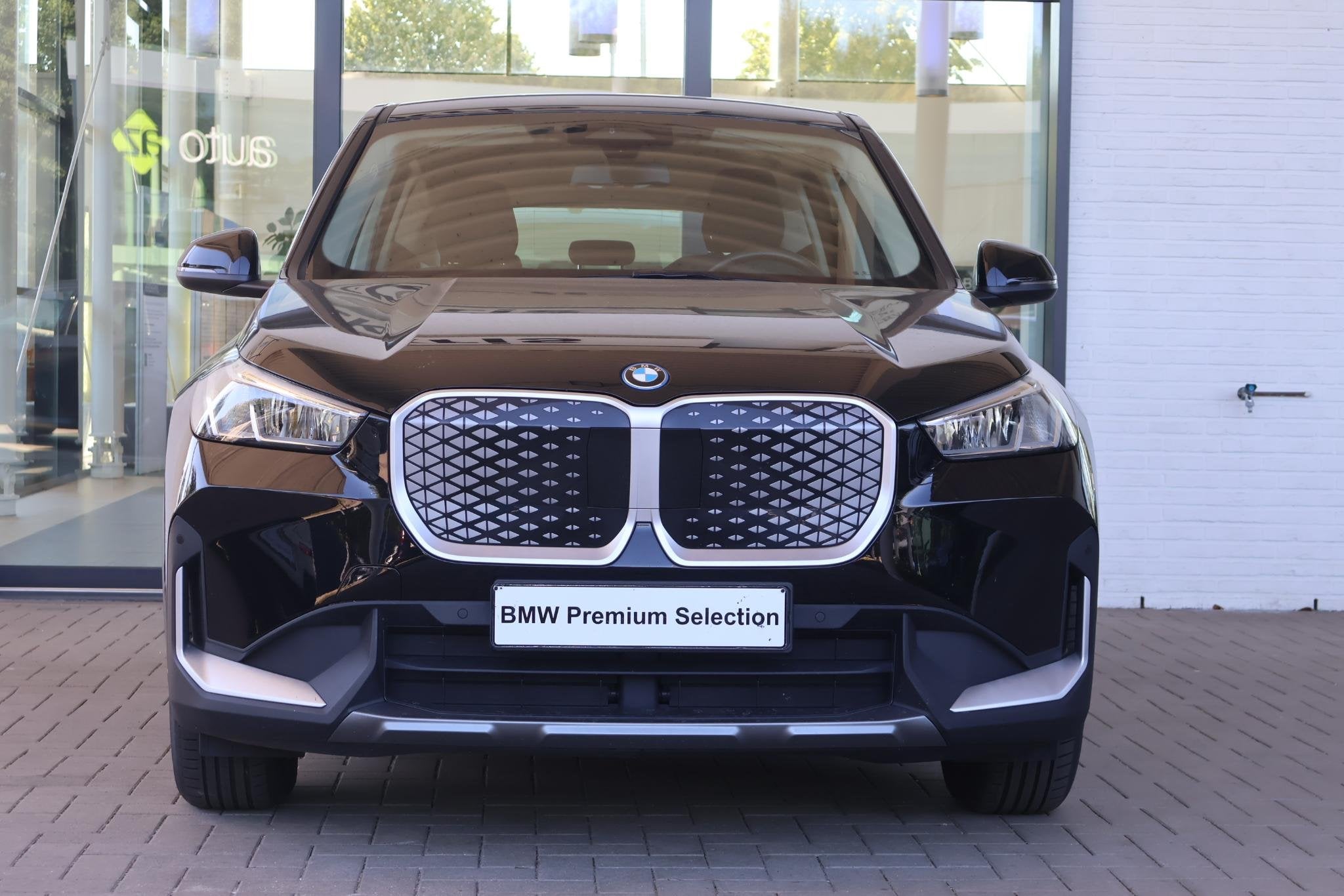 BMW iX1 xDrive30 | Achteruitrijcamera | Stoelverwarming, Automaat, Stof, Gebruikt, 225 min