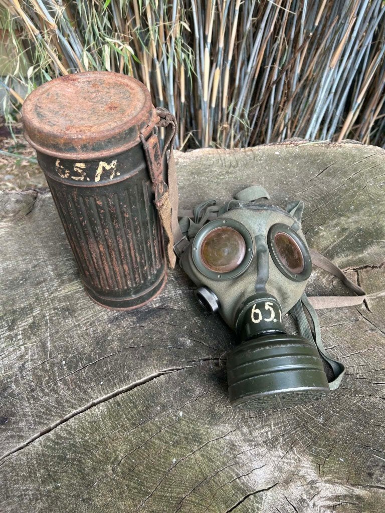 Duits WO2 M30 communicatiegasmasker, Verzamelen, Ophalen of Verzenden, Duitsland, Embleem of Badge