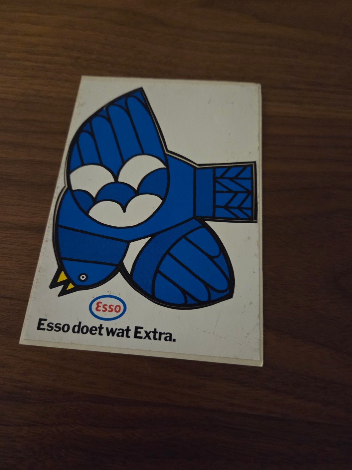 1567 Vintage Esso sticker - Blauwe vogel 17 x 12 cm, Ophalen of Verzenden, Zo goed als nieuw, Merk