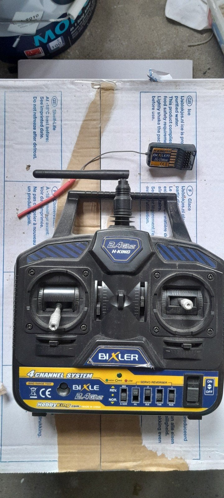 Hobbyking Bixler 2.4GHz Zender met Ontvanger, Hobby en Vrije tijd, Ophalen of Verzenden, Gebruikt