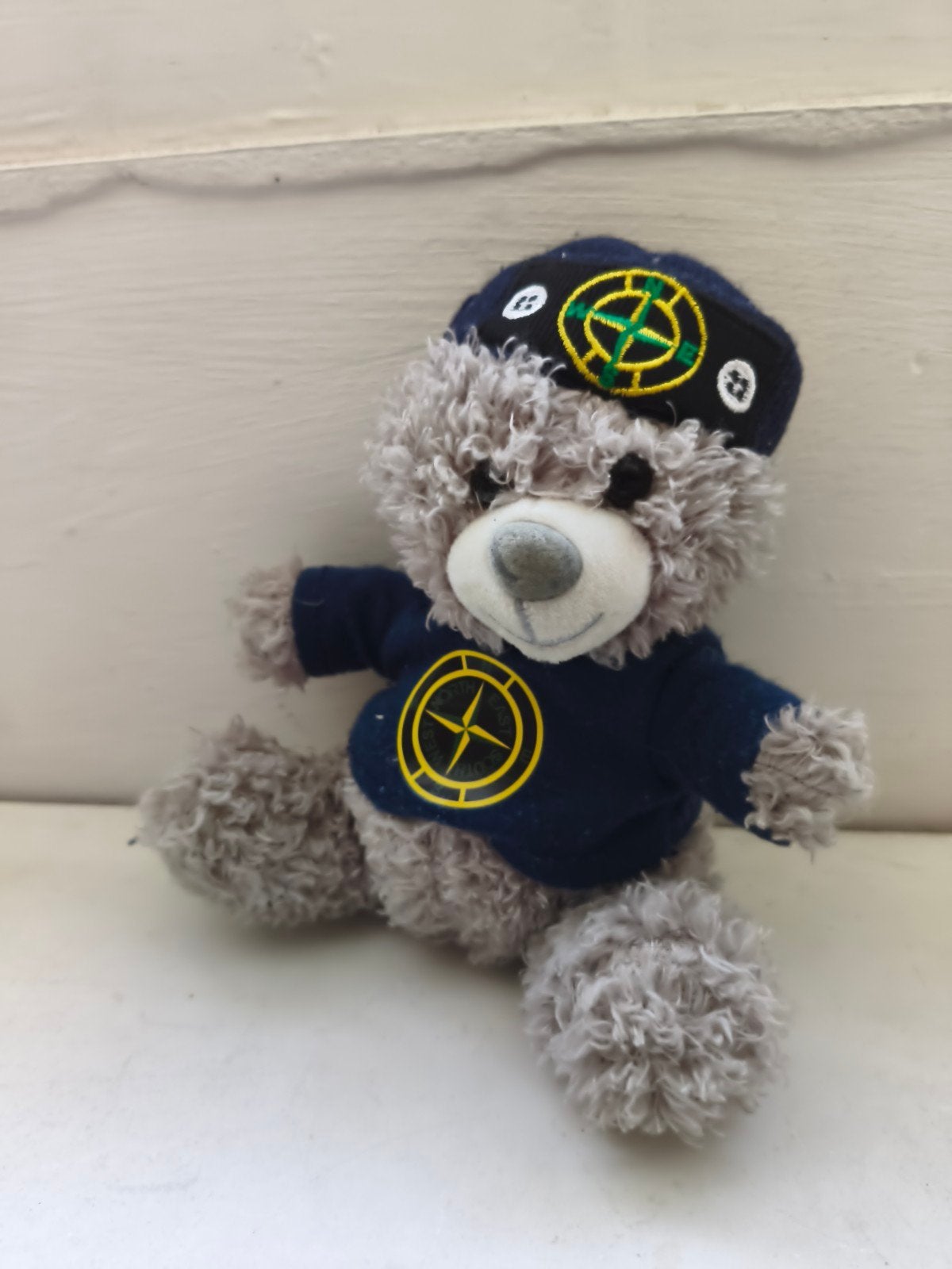 Schattige teddybeer met Stone Island outfit, Ophalen of Verzenden