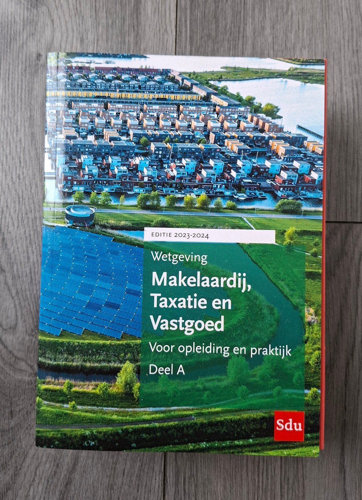 2 boeken: Wetg. Makelaardij, T. & V. / 2023-2024. Deel A+B, Ophalen of Verzenden, Zo goed als nieuw