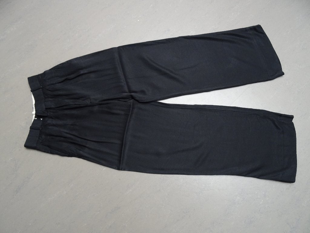 SALE !! ZARA maat XS, zwarte satijnen wijde broek., Kleding | Dames, Ophalen of Verzenden, Zo goed als nieuw, Maat 34 (XS) of kleiner