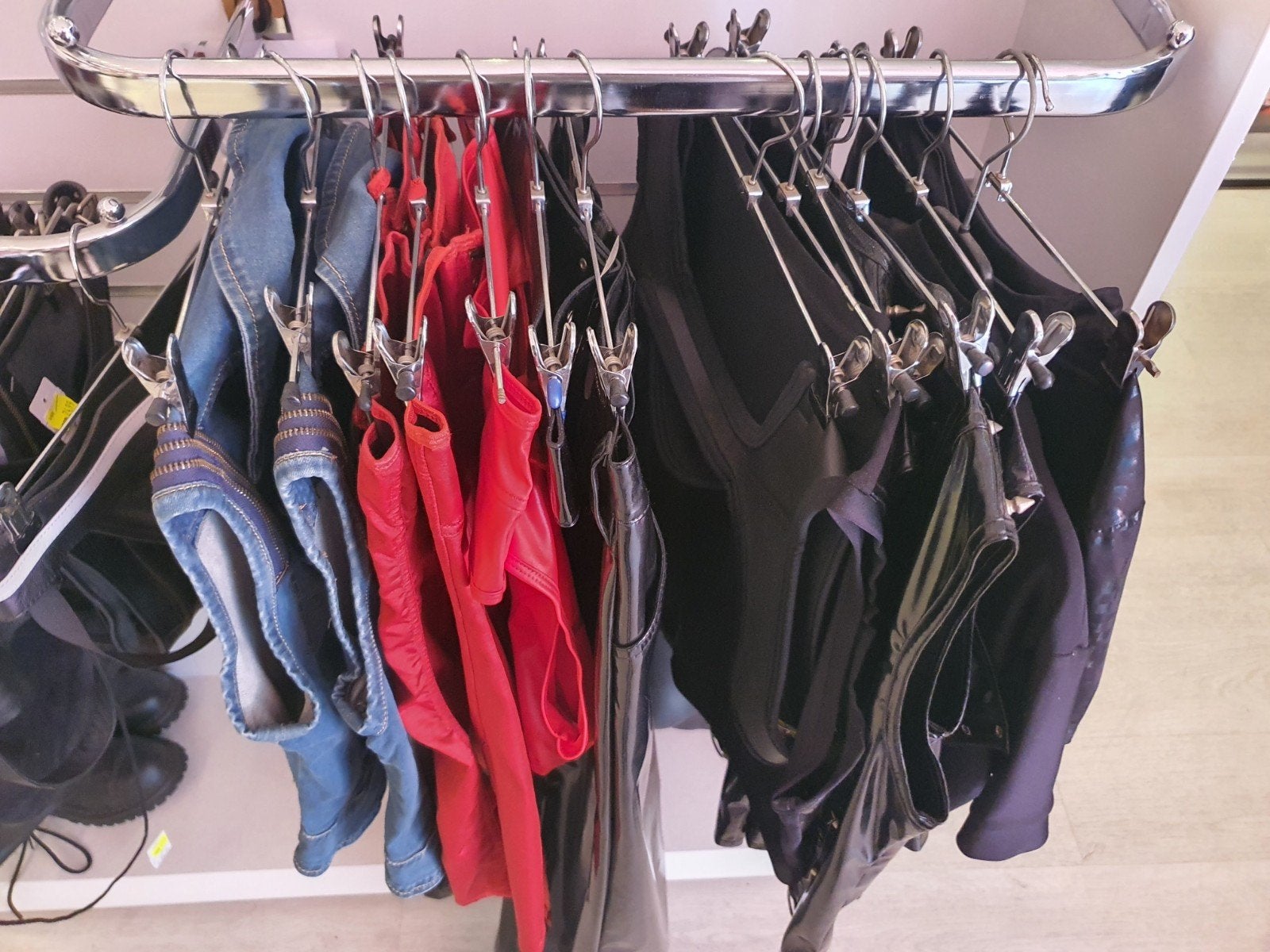 partij kleding 25 stuks nieuw : man en vrouw leer, lak en  s, Diverse merken, Ophalen of Verzenden, Zwart, Body of Korset