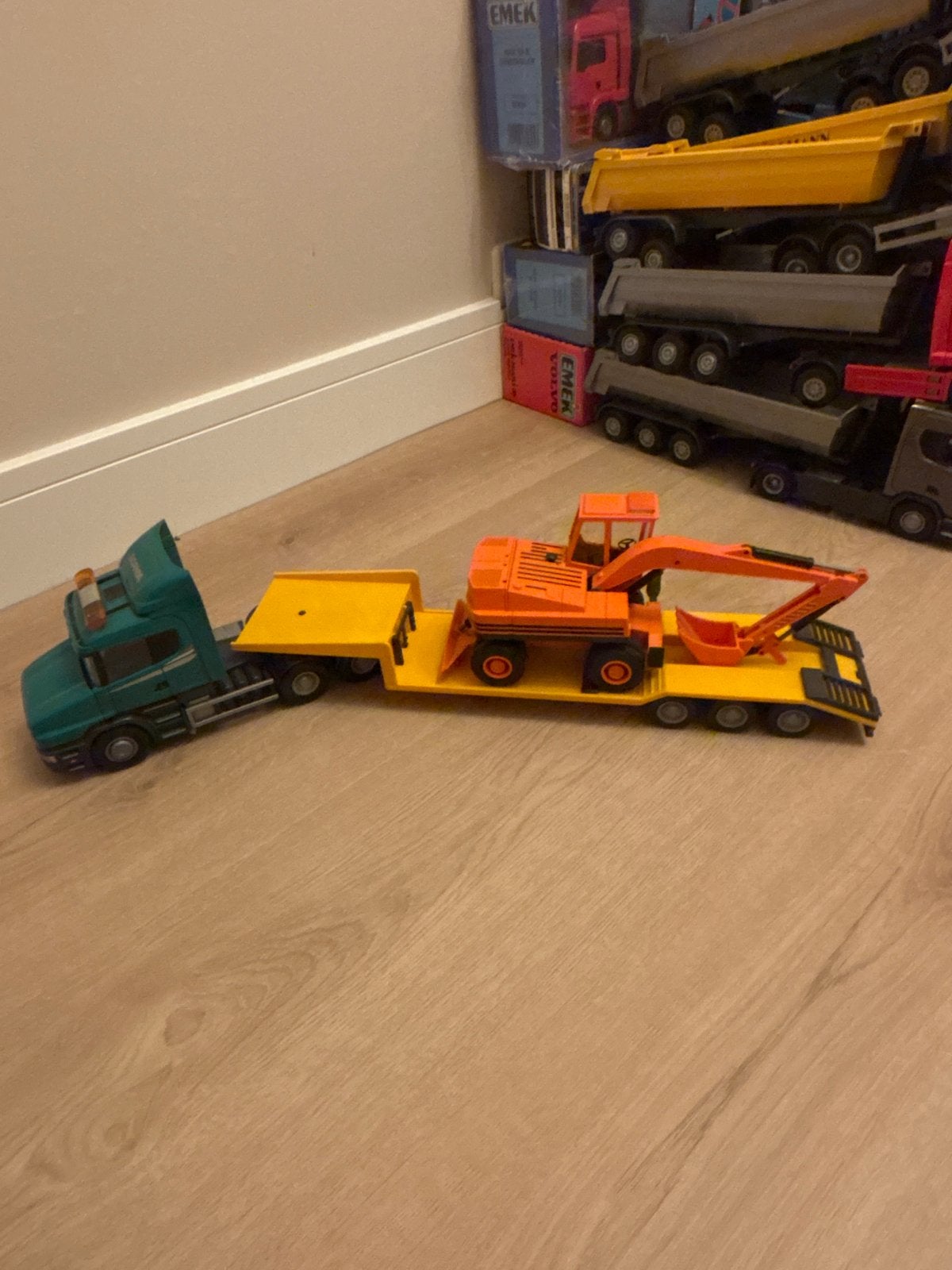 Emek Scania T144G 530 6x4 dieplader met kraan, Ophalen of Verzenden, Zo goed als nieuw