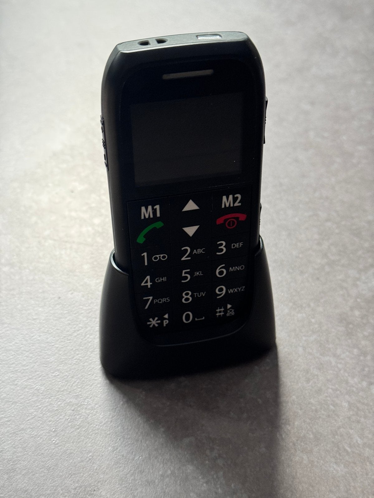 Fysic FM-7500 Seniorentelefoon met Oplaadstation, Geen camera, Ophalen of Verzenden, Zo goed als nieuw, Klassiek of Candybar