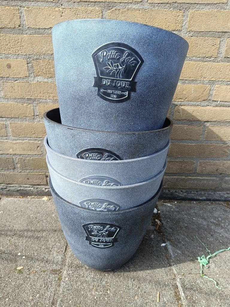bloempot, Tuin en Terras, Bloempotten, Ophalen, Kunststof, Rond, Zo goed als nieuw