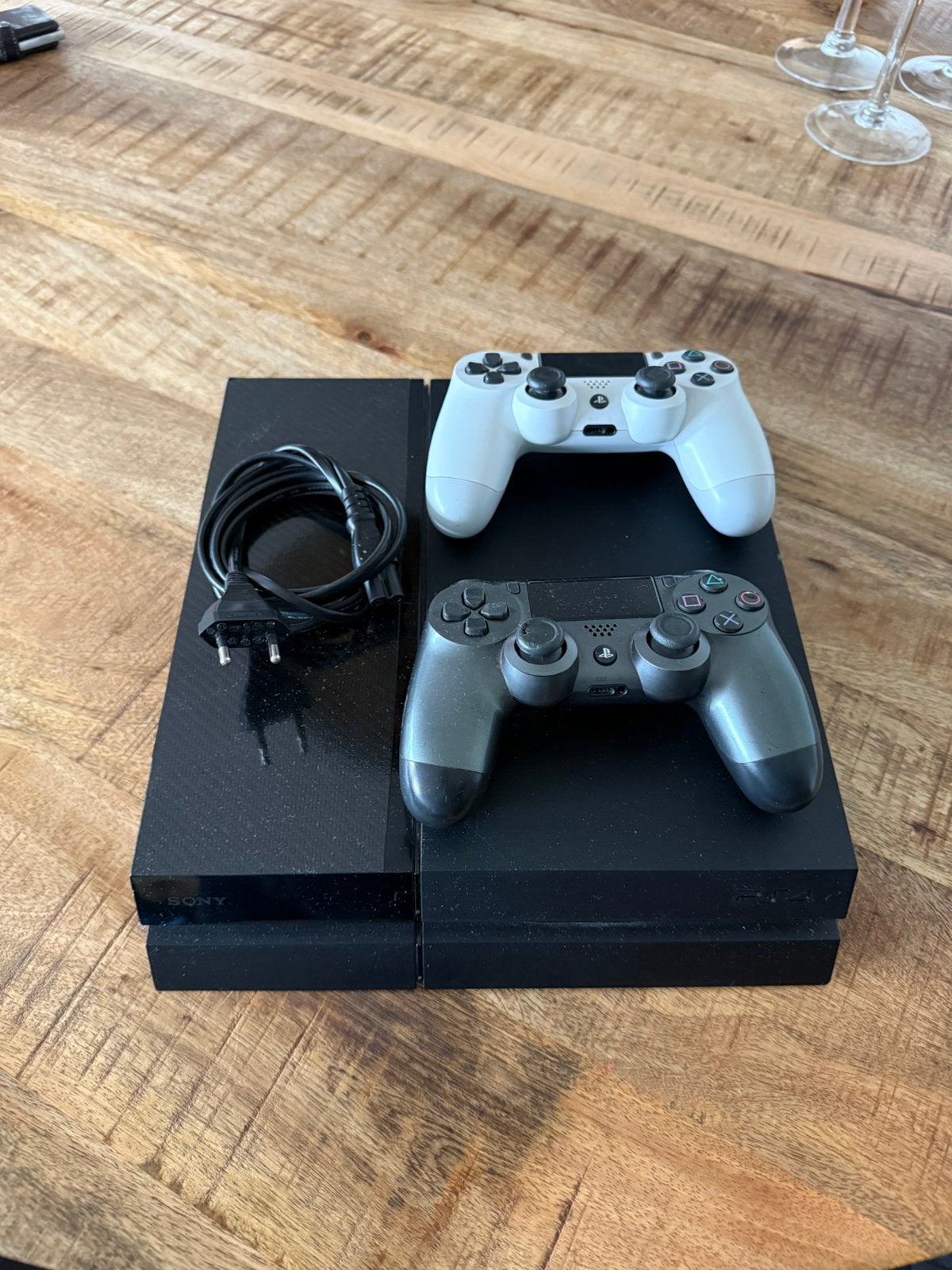 PlayStation 4 met 2 controllen, Ophalen, Zo goed als nieuw, Met 1 controller, Original