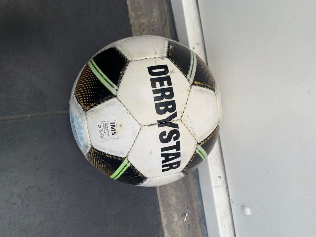 Gouden derbystar bal maat 5, Ophalen of Verzenden, Zo goed als nieuw, Sport