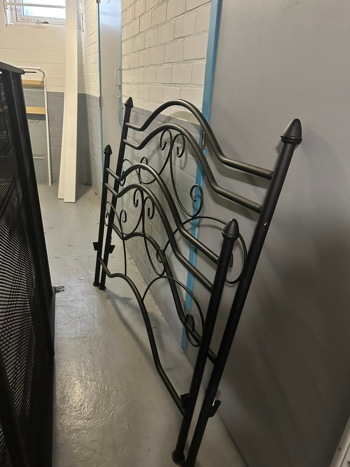 Metaal bed, Ophalen