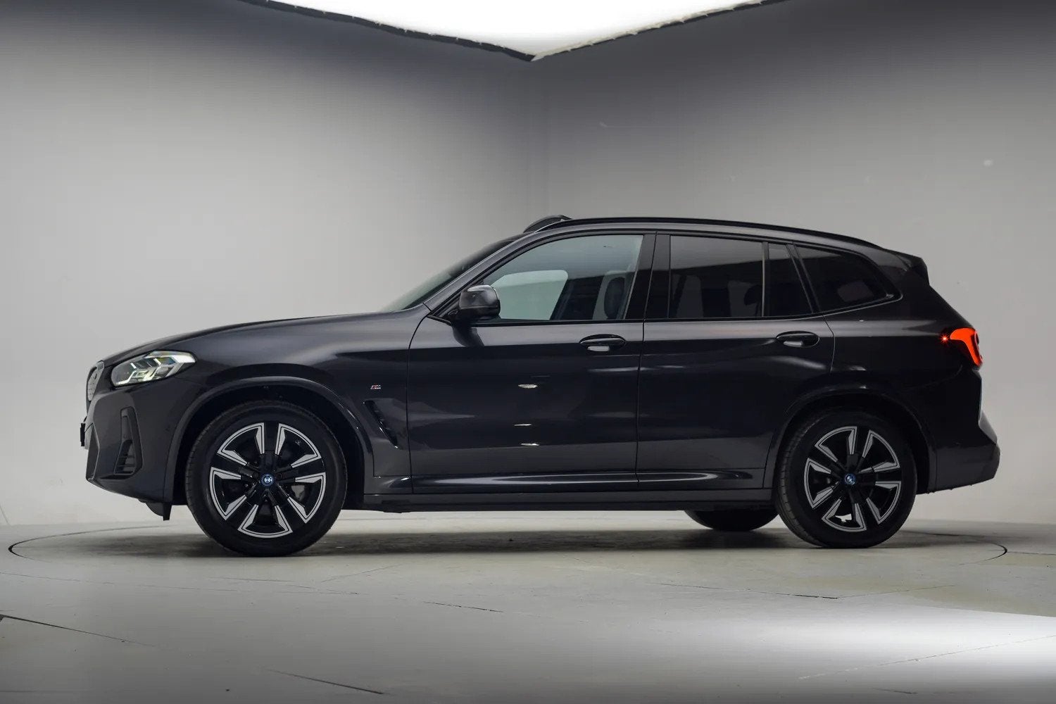 BMW iX3 M-Sport High Executive 80 kWh [ Panoramadak Adapt.cr, Auto's, Automaat, 0 cilinders, Gebruikt, 750 kg