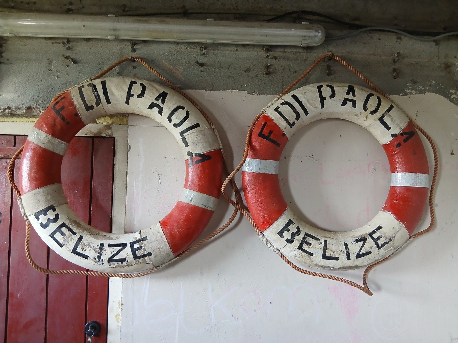 Oude antieke reddingsboeien (hard), Ophalen, Gebruikt, Versiering