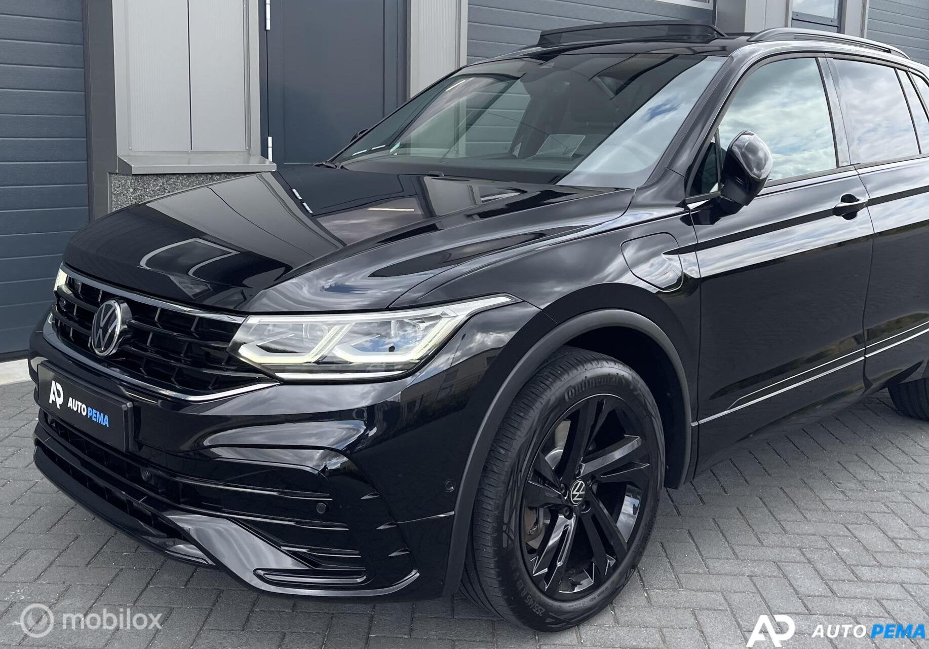 Volkswagen Tiguan 1.4 TSI eHybrid 245PK 3xR-Line Hu, Auto's, Gebruikt, Zwart, 4 cilinders, Leder en Stof