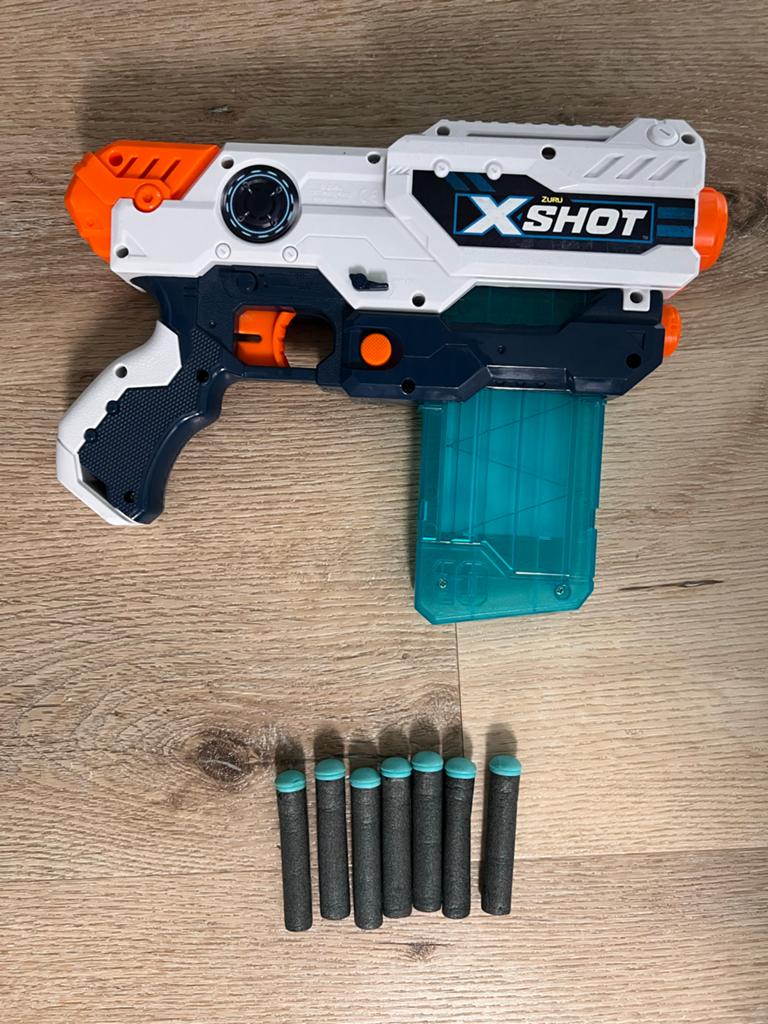 X-Shot Blaster met magazijn en 6 pijltjes, Ophalen of Verzenden, Gebruikt