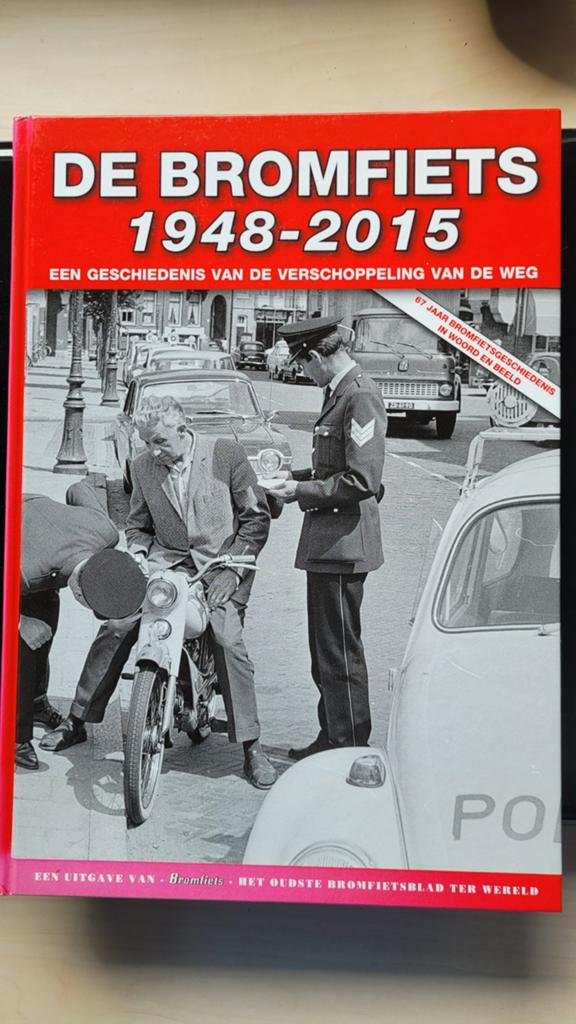 De bromfiets in Nederland 1948 - 2015, Fietsen en Brommers, Ophalen of Verzenden, Zo goed als nieuw