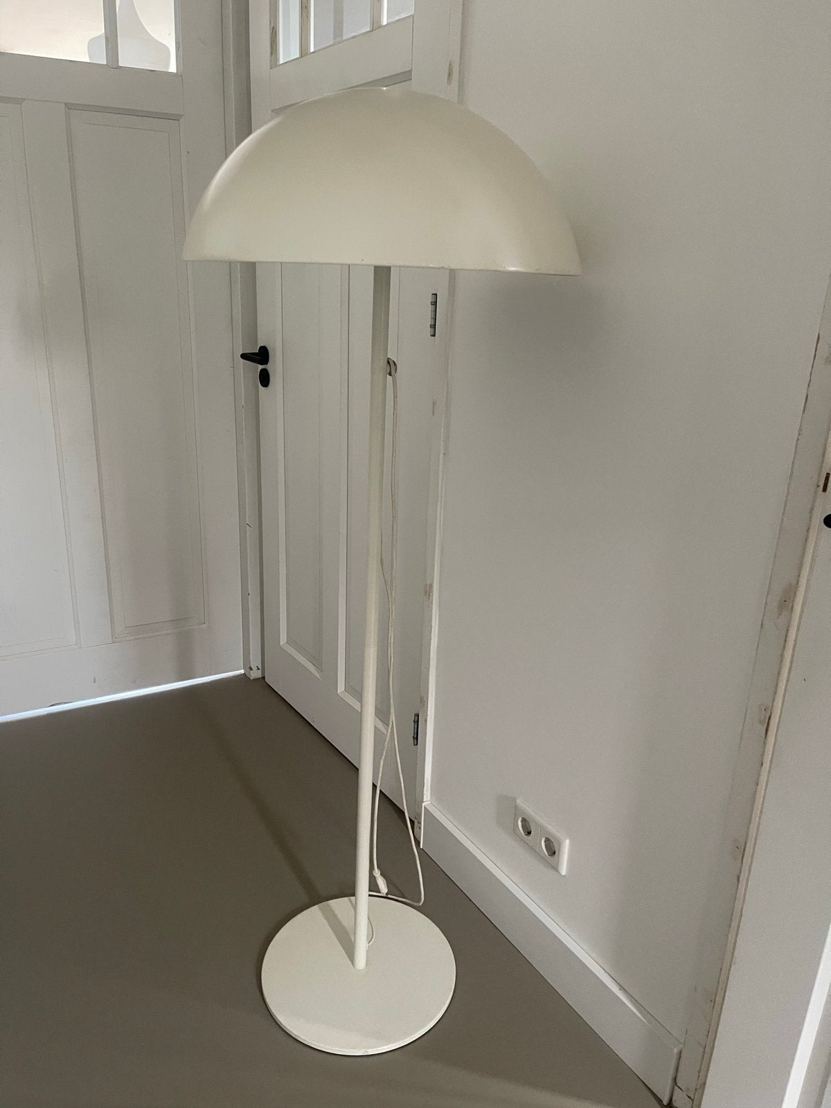 IKEA Brassa staande lamp wit mushroom, Huis en Inrichting, Ophalen, Gebruikt, 100 tot 150 cm, E27 (groot)