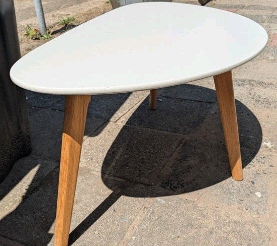 Jysk bijzettafel/salontafel - wit, Huis en Inrichting, Ophalen, Minder dan 45 cm, Gebruikt, 55 tot 75 cm