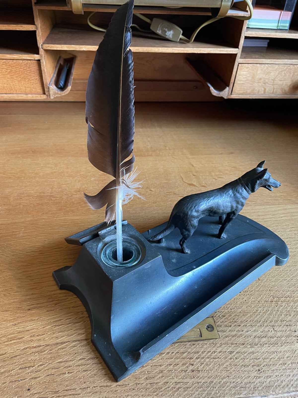 Antieke Inktpot met Hond en Veer, Ophalen of Verzenden