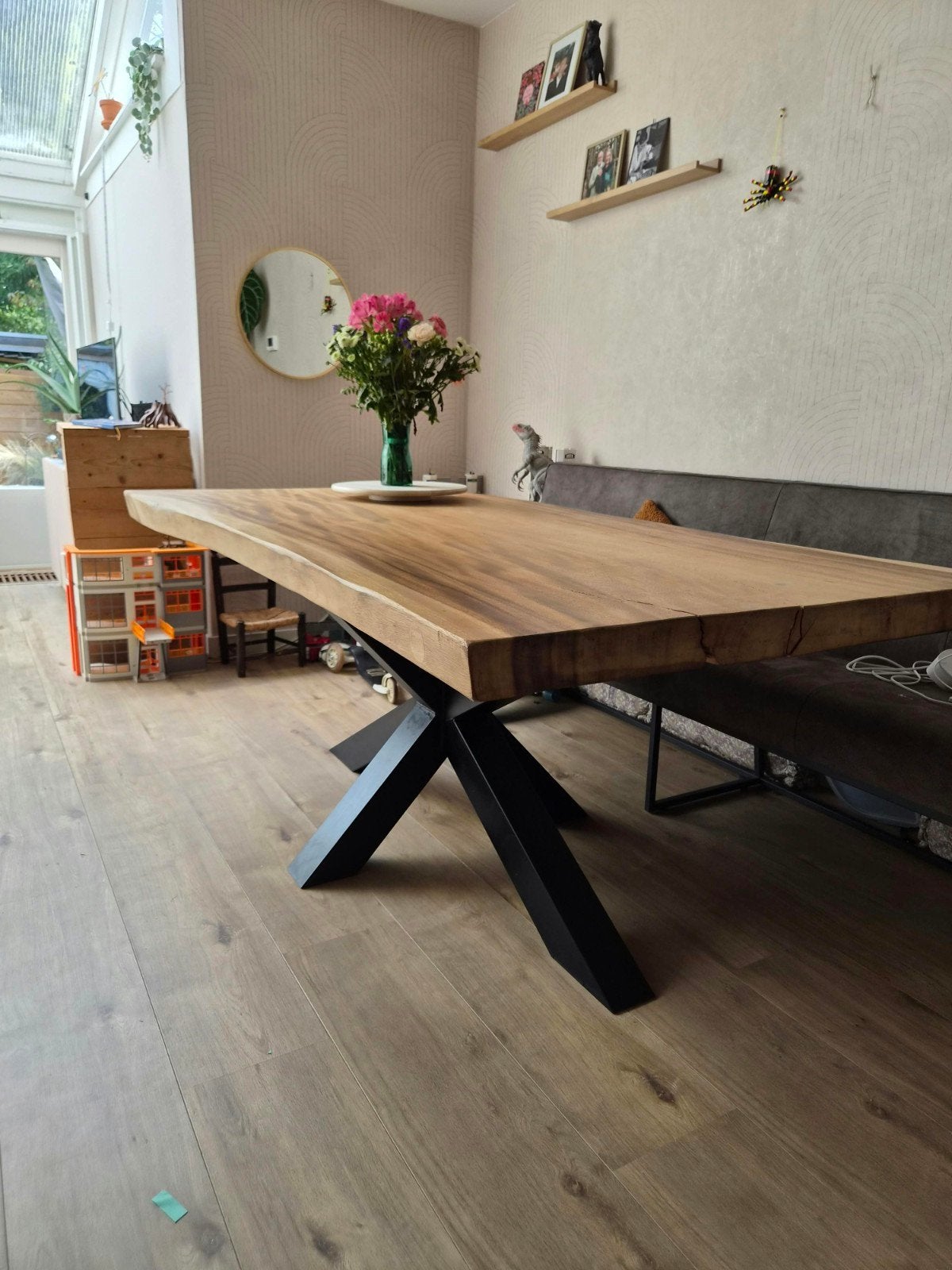 Massief houten eettafel 200x100 cm met stalen onderstel, 100 tot 150 cm, Zo goed als nieuw, 150 tot 200 cm, Vier personen