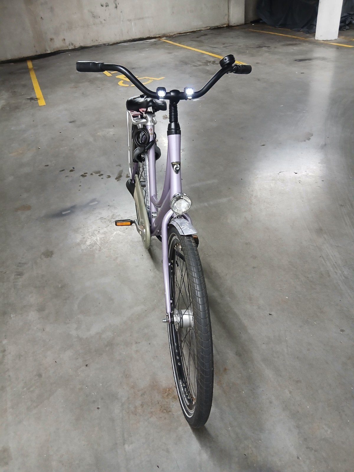 Te koop een mooie paarse dames Batavus Diva 28 inch, 56 cm of meer, Ophalen, Zo goed als nieuw, Batavus