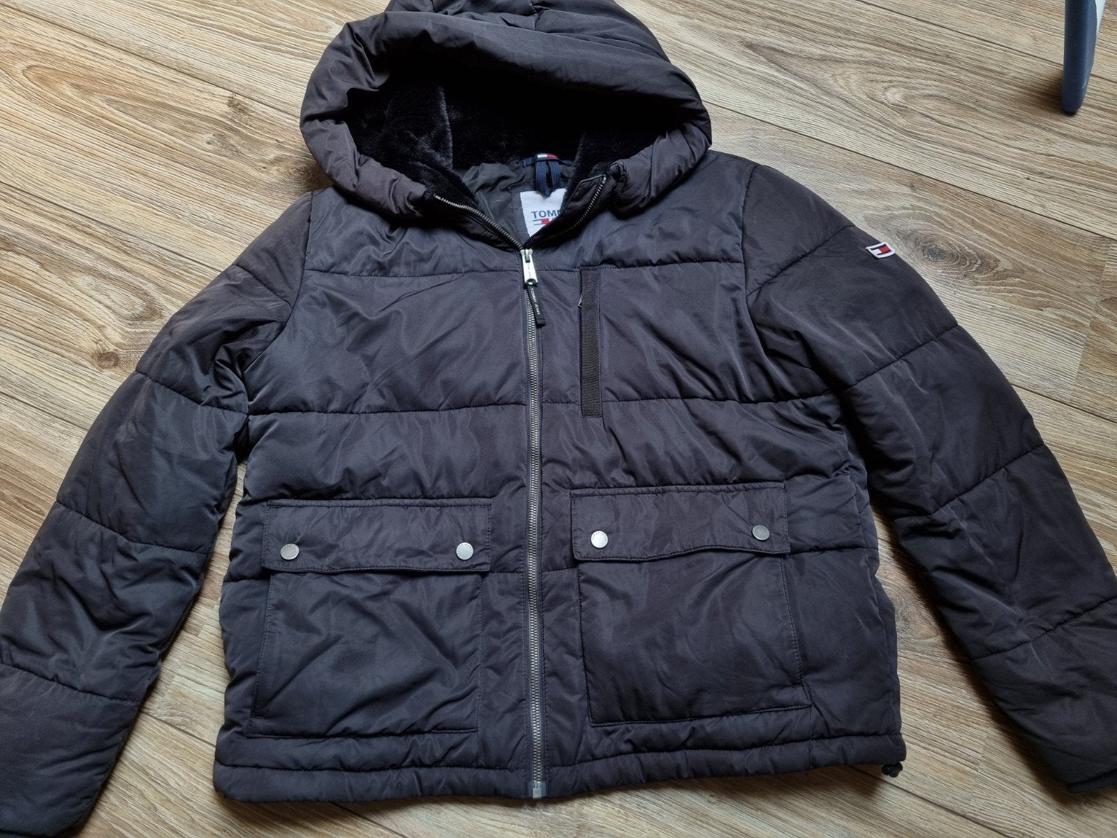Tommy Hilfiger winterjas maat M nieuwstaat, Maat 38/40 (M), Zwart, Nieuw, Ophalen of Verzenden