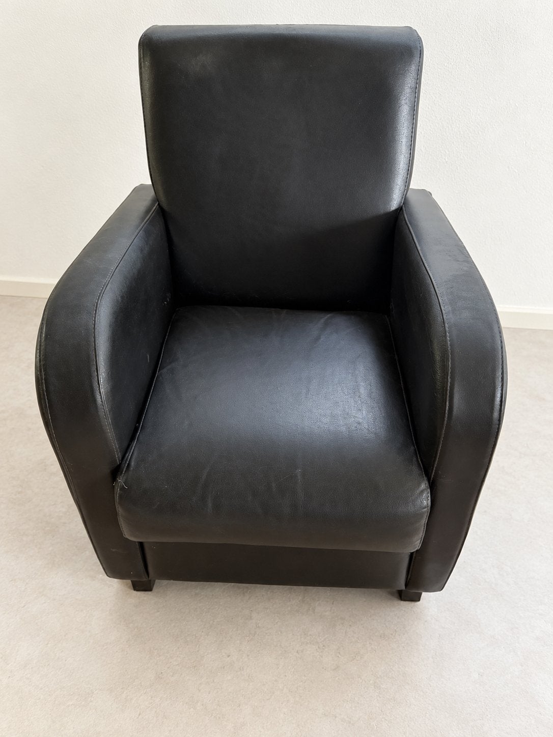 Twee zwarte fauteuils met hoge rugleuning, Huis en Inrichting, Ophalen, Gebruikt, Stof