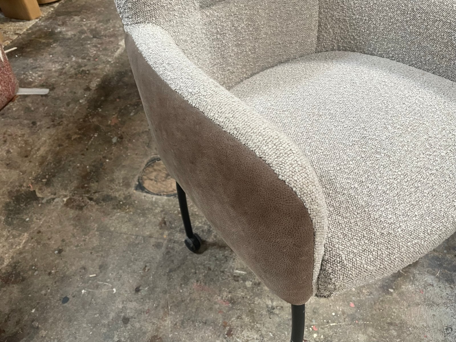 Verrijdbare stoel taupe bouclé bekleding en lederen accenten, Ophalen, Overige kleuren, Nieuw, Leer