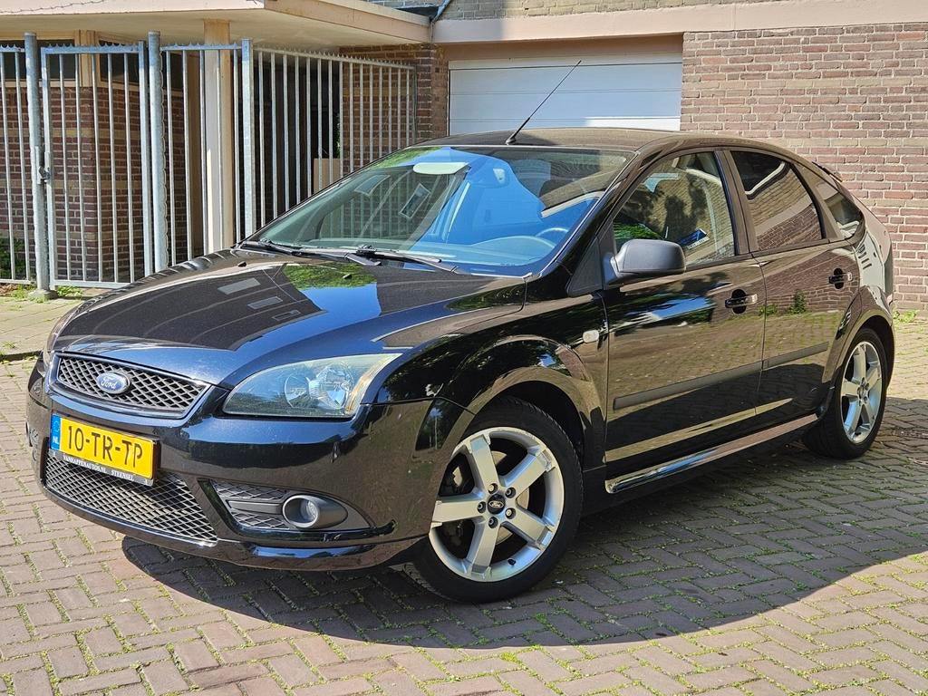 Ford Focus 2.0 Rally | Trekhaak | Airco | Cruise control |, Stof, Zwart, 4 cilinders, Zwart