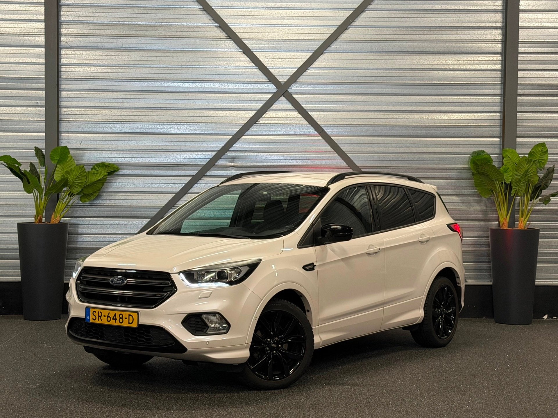 Ford Kuga 1.5 EcoBoost ST Line XENON/NAVI/CRUISE/SFEERV/CARP, Voorwielaandrijving, Euro 6, 4 cilinders, 150 pk