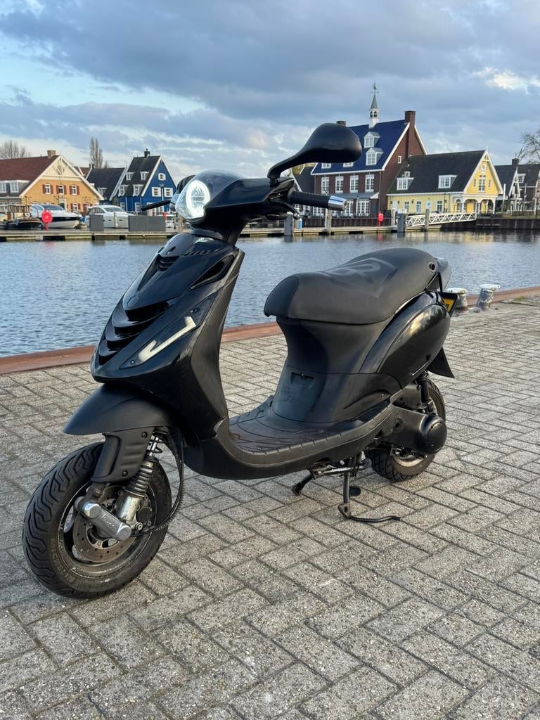 Piaggio Zip 2000 2takt  - Volledig rijklaar, Fietsen en Brommers, Brommeronderdelen | Scooters, Ophalen, Gebruikt, Overige typen
