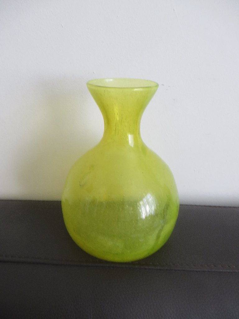 Anna uranium groene glazen vaas, fles, jaren zestig, Ophalen of Verzenden