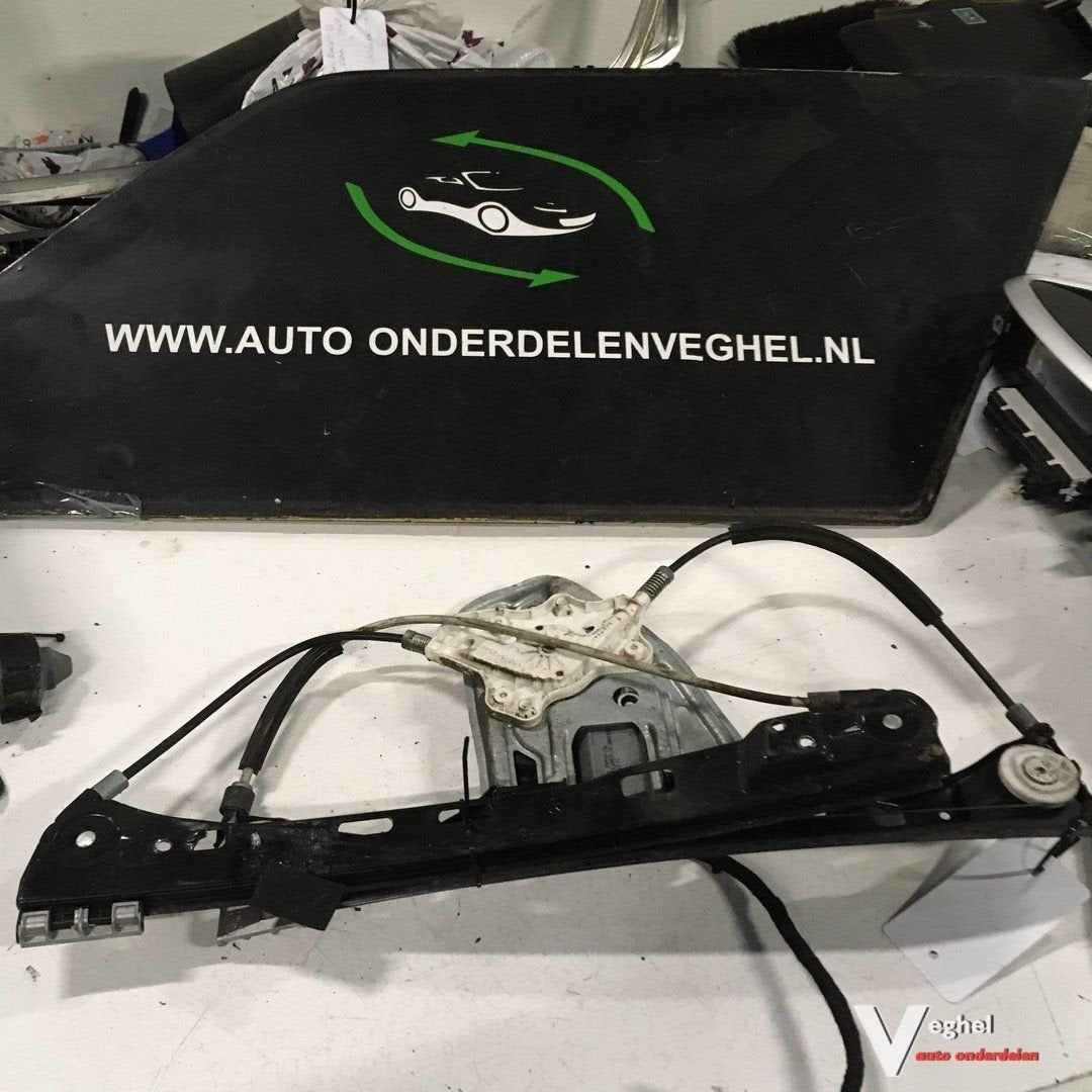 Mercedes W203 2002 Elektr Raammechanisme met motor Linksvoor, Gebruikt, -, -, Ophalen of Verzenden