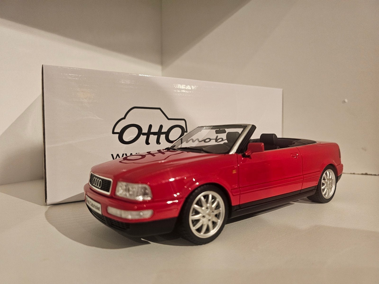 OTTOMOBILE OT931 Audi 80 Cabriolet Rood 1:18, Ophalen of Verzenden, Zo goed als nieuw, Auto, OttOMobile