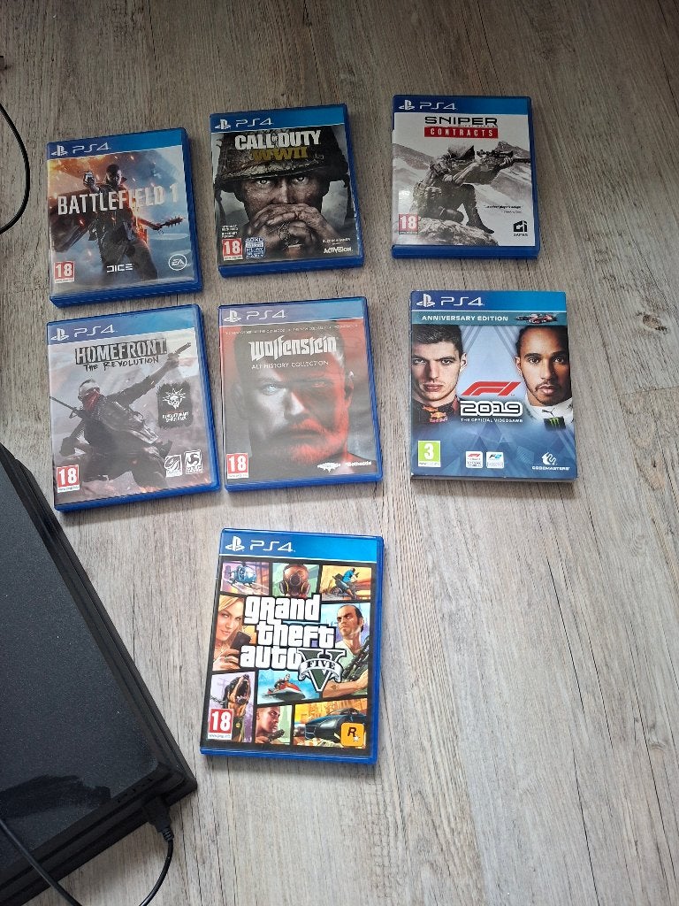 PS4 pro (1TB), Spelcomputers en Games, Ophalen, Met 2 controllers, 1 TB, Pro