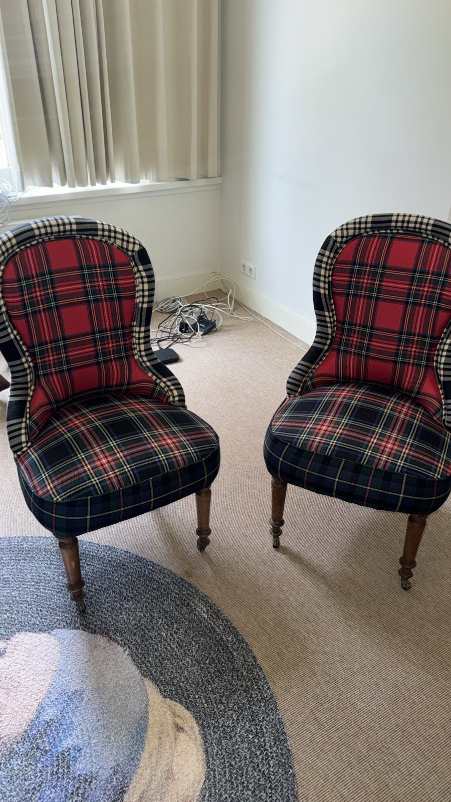 Twee nieuw gestoffeerde stoeltjes met Schotse ruit, Huis en Inrichting, Stoelen, Ophalen, Twee, Nieuw, Stof